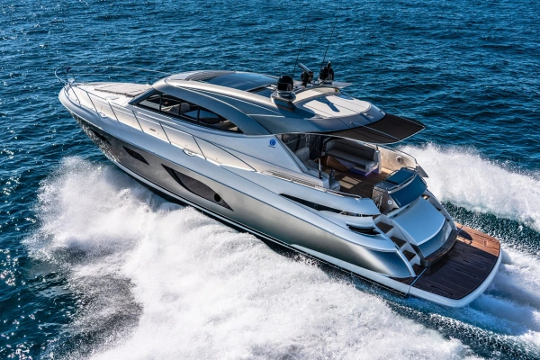 6000 Sport Yacht Platinum Edition