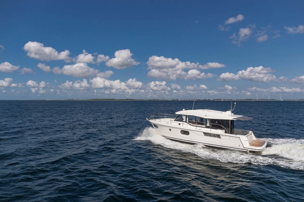 Swift Trawler 41 Sedan