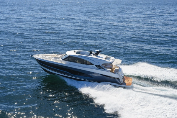 5600 Sport Yacht Platinum Edition